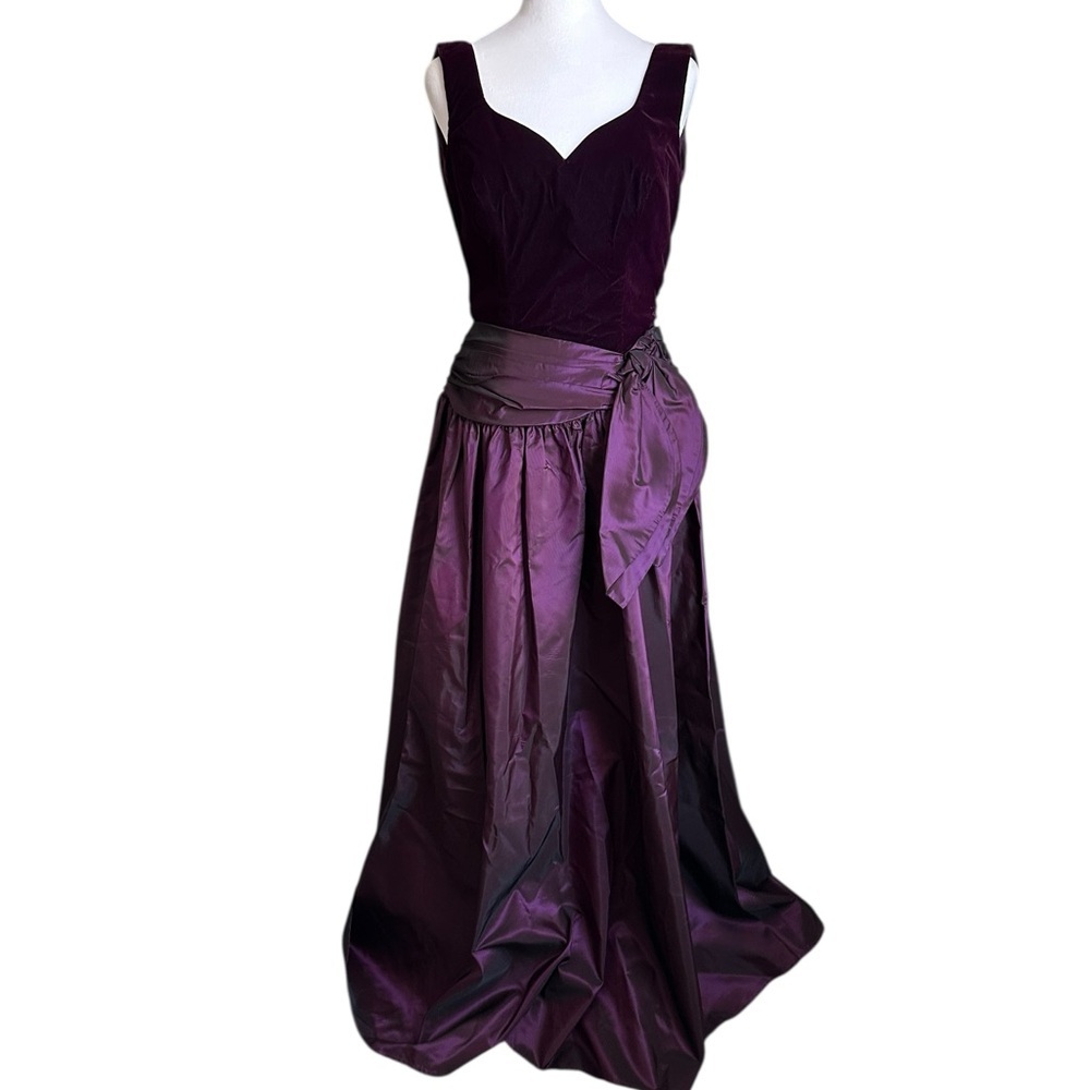 Alfred Angelo Vintage Velvet Elegant Purple Evening Ball Gown Size 7/8